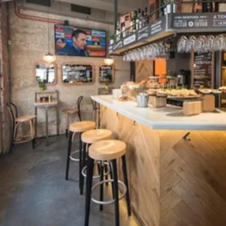 Nana In Διαμέρισμα