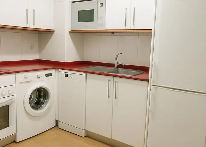 Nana In Parking En El Edificio