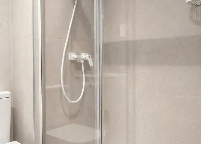 Nana In Parking En El Edificio *