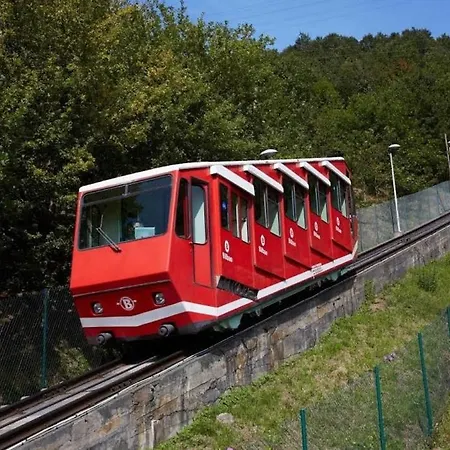 Nana In Apartament *