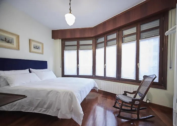 Nana In Parking En El Edificio דירה בילבאו